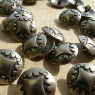 Concho B, metal buttons