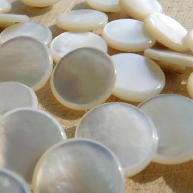 Real Mother-of-Pearl buttons (Light)